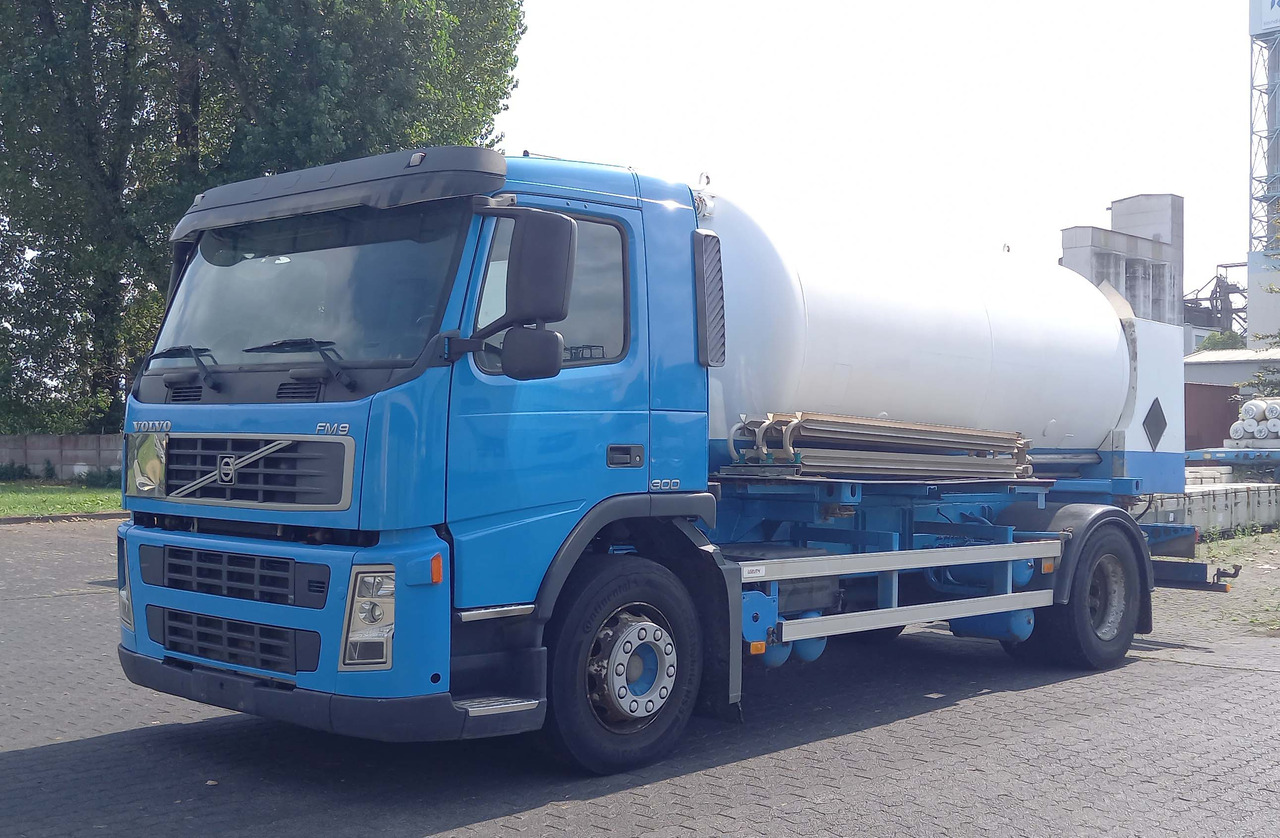 VOLVO Gas oxygen, argon, nitrogen - Tanker kamyon: fotoğraf 2 VOLVO Gas oxygen, argon, nitrogen - Tanker kamyon: fotoğraf 2