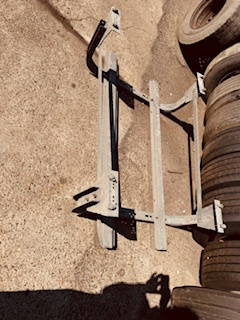 Schmitz Cargobull Reserveband steunen - Lastikler ve jantlar - Kamyon: fotoğraf 1 Schmitz Cargobull Reserveband steunen - Lastikler ve jantlar - Kamyon: fotoğraf 1