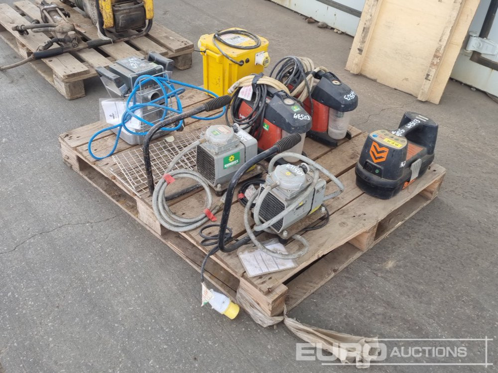 110Volt Transformer, 110Volt Vacuum Pump (4 of), 110Volt Hand Held Floor Sander, Cable Avoidance Tool Signal Detector - İnşaat ekipmanı: fotoğraf 2 110Volt Transformer, 110Volt Vacuum Pump (4 of), 110Volt Hand Held Floor Sander, Cable Avoidance Tool Signal Detector - İnşaat ekipmanı: fotoğraf 2