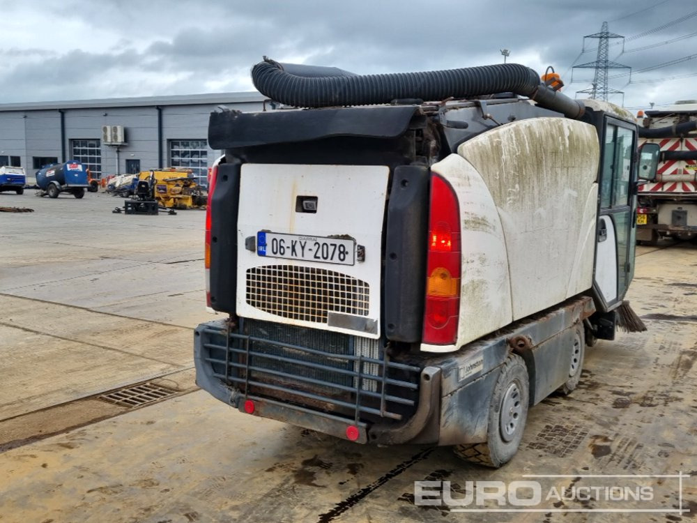 2006 Johnston 142A 101T - Yol süpürme aracı: fotoğraf 5 2006 Johnston 142A 101T - Yol süpürme aracı: fotoğraf 5