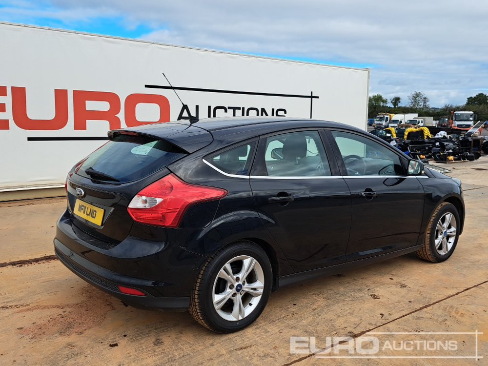 2011 Ford Focus - Binek araba: fotoğraf 5 2011 Ford Focus - Binek araba: fotoğraf 5