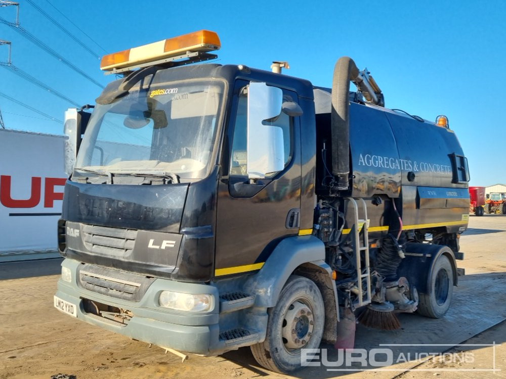 2012 DAF LF55.220 - Yol süpürme aracı: fotoğraf 1 2012 DAF LF55.220 - Yol süpürme aracı: fotoğraf 1