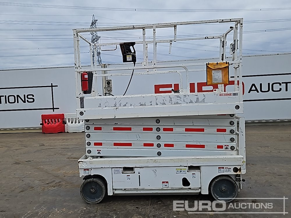 2015 Haulotte Compact 14 - Araçüstü platform: fotoğraf 2 2015 Haulotte Compact 14 - Araçüstü platform: fotoğraf 2