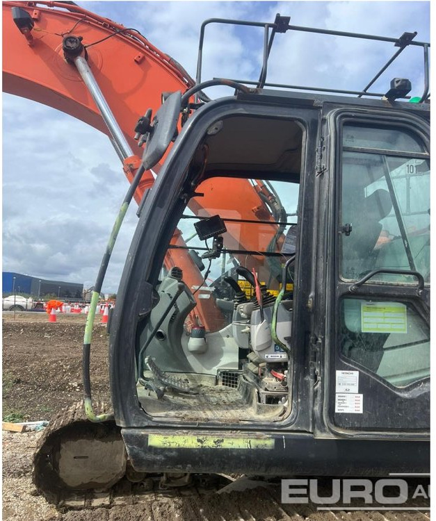 2017 Hitachi ZX225USLC-6 - Paletli ekskavatör: fotoğraf 5 2017 Hitachi ZX225USLC-6 - Paletli ekskavatör: fotoğraf 5