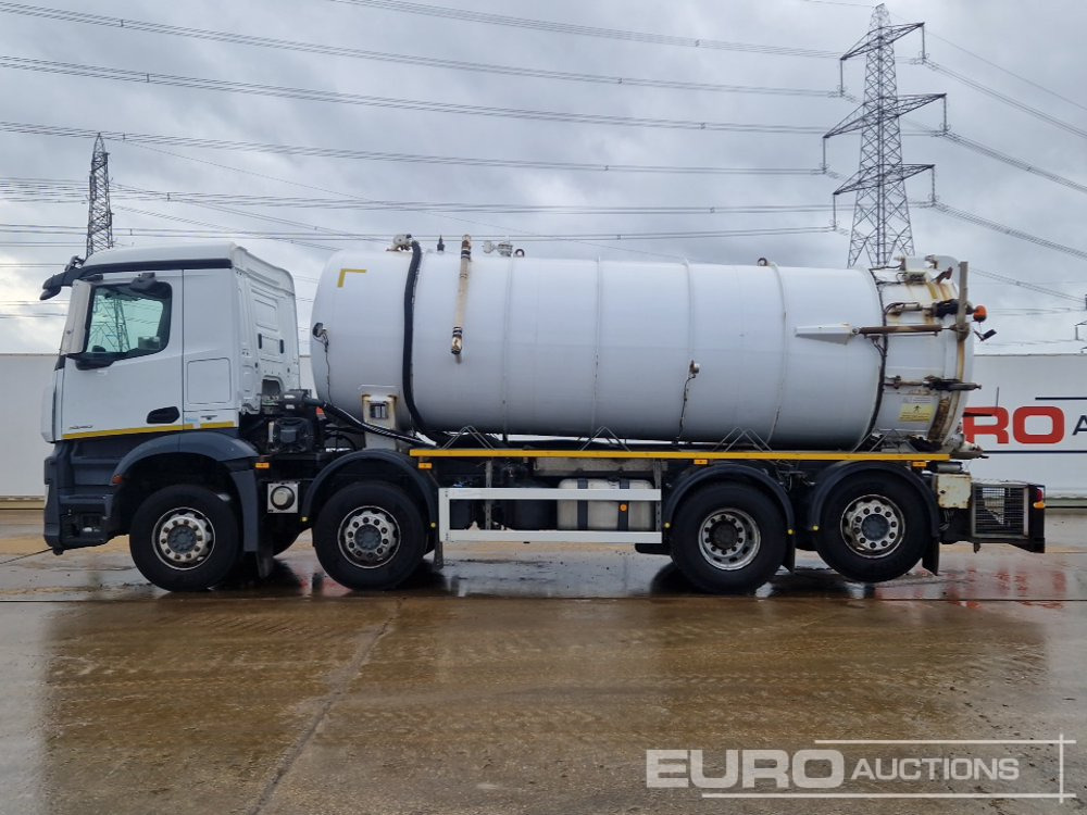 2017 Mercedes Arocs 3240 - Tanker kamyon: fotoğraf 2 2017 Mercedes Arocs 3240 - Tanker kamyon: fotoğraf 2