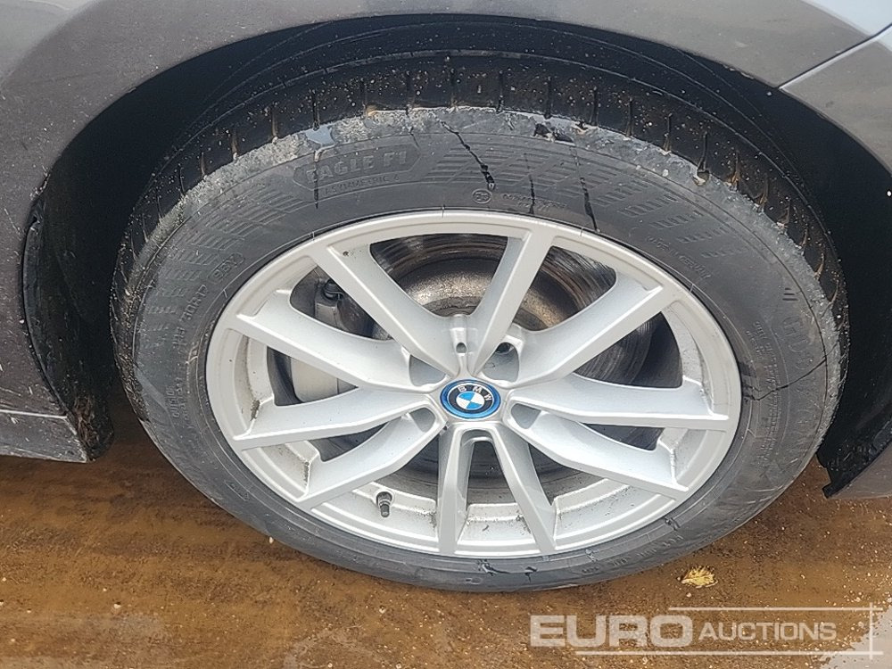 Binek araba 2021 BMW 330E SE PRO: fotoğraf 11 Binek araba 2021 BMW 330E SE PRO: fotoğraf 11