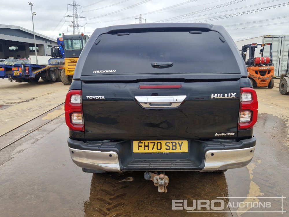 2021 Toyota Hilux Invincible - Pikap: fotoğraf 4 2021 Toyota Hilux Invincible - Pikap: fotoğraf 4