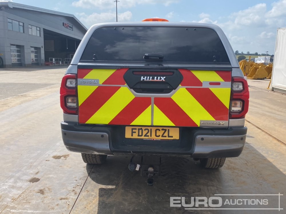 2021 Toyota Hilux Invincible X - Pikap: fotoğraf 4 2021 Toyota Hilux Invincible X - Pikap: fotoğraf 4