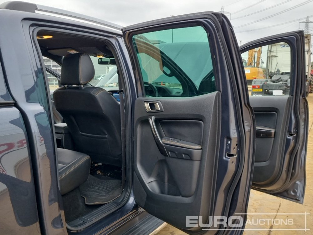 Pikap 2023 Ford Ranger Wildtrak: fotoğraf 27 Pikap 2023 Ford Ranger Wildtrak: fotoğraf 27