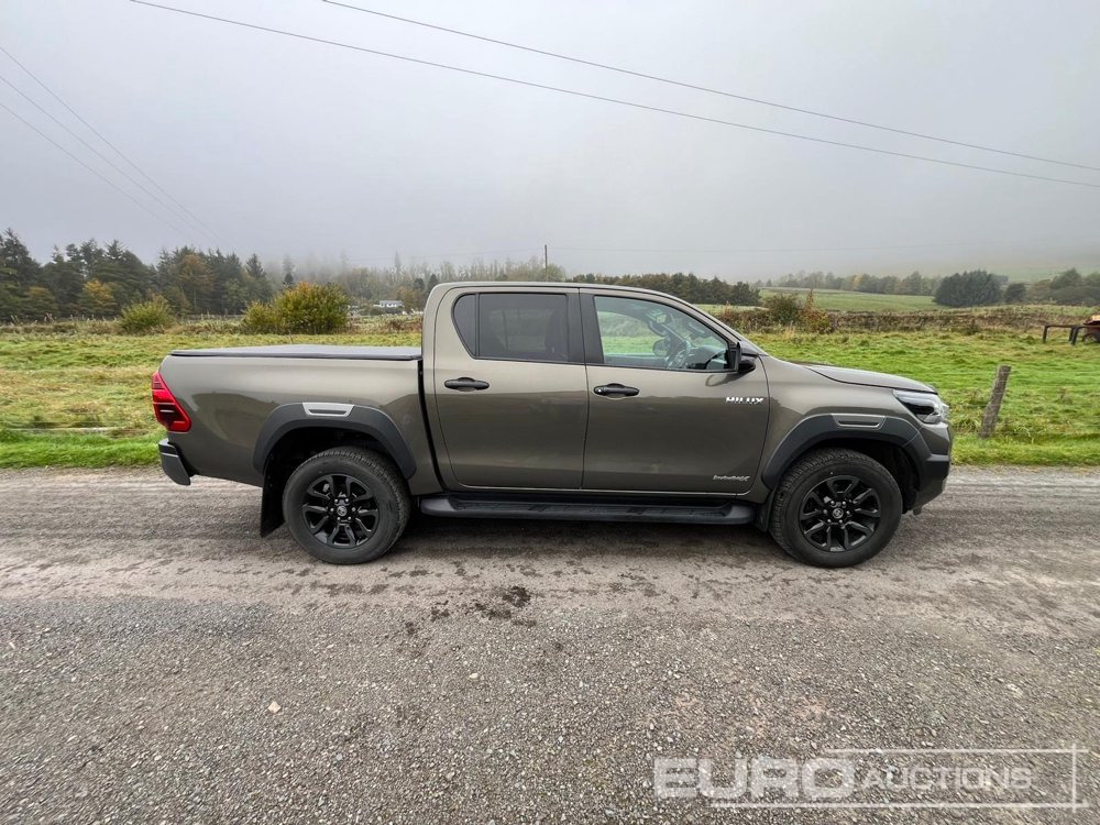 2023 Toyota Hilux Invincible X - Pikap: fotoğraf 2 2023 Toyota Hilux Invincible X - Pikap: fotoğraf 2