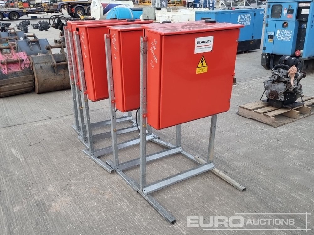 400 Volt Distributing Boxes (5 of) - İnşaat ekipmanı: fotoğraf 3 400 Volt Distributing Boxes (5 of) - İnşaat ekipmanı: fotoğraf 3