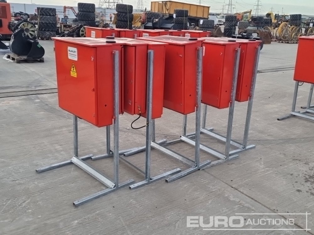 400 Volt Distributing Boxes (5 of) - İnşaat ekipmanı: fotoğraf 5 400 Volt Distributing Boxes (5 of) - İnşaat ekipmanı: fotoğraf 5