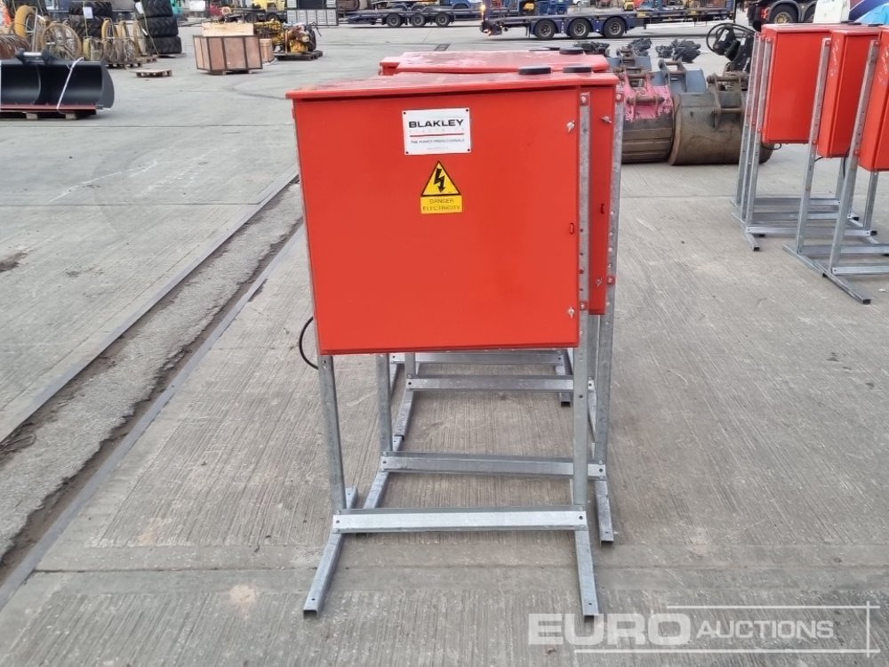 400 Volt Distributing Boxes (5 of) - İnşaat ekipmanı: fotoğraf 4 400 Volt Distributing Boxes (5 of) - İnşaat ekipmanı: fotoğraf 4