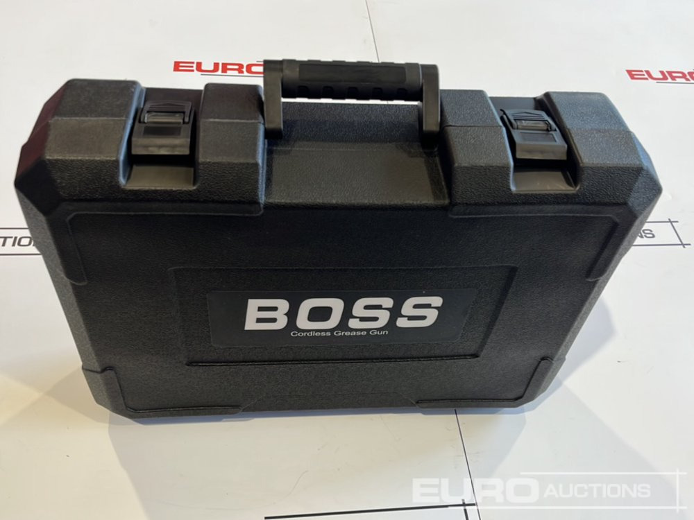 İnşaat ekipmanı Boss 21 Volt Lithium Battery Cordless Grease Gun, 2 Batteries, Charger, Case, Shoulder Strap, Extension Pieces and Fittings: fotoğraf 13