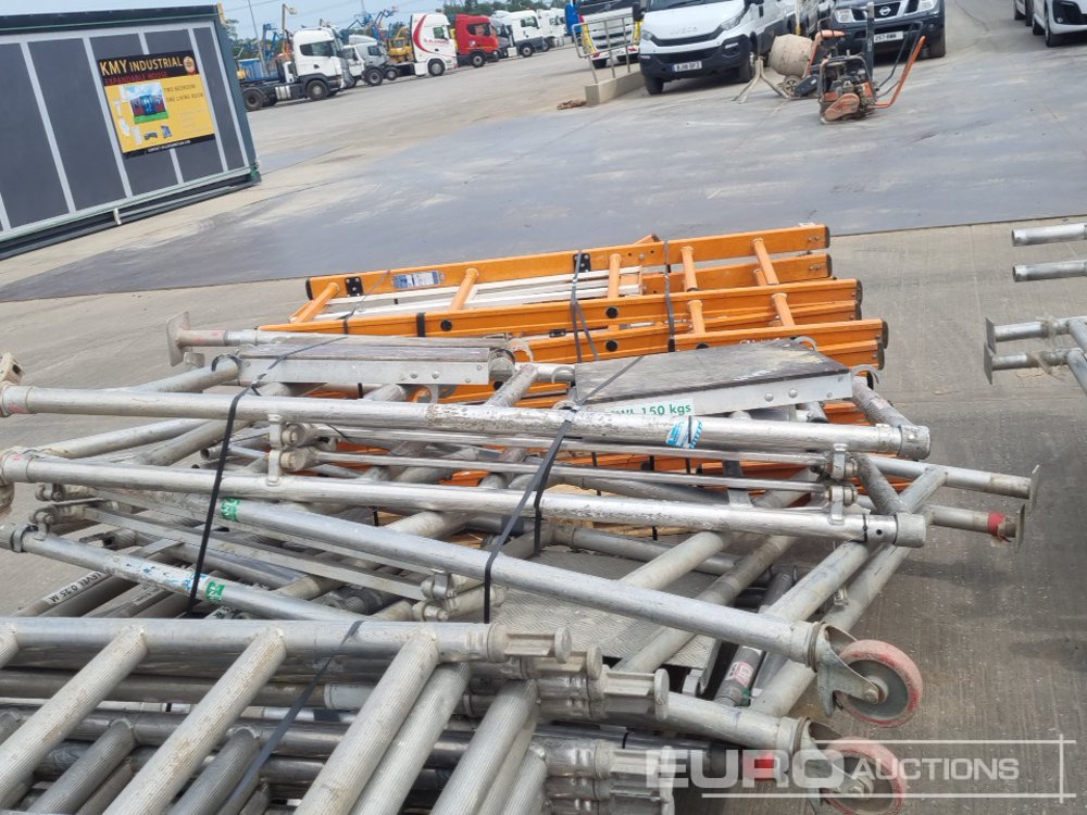 İnşaat ekipmanı Bundle of Folding Aluminium Scaffolding (5 of), Bundle of Folding Fiberglass Scaffolding, Bundle of Aluminium Scaffolding (3 of), Aluminium Staging Boards (3 of): fotoğraf 15