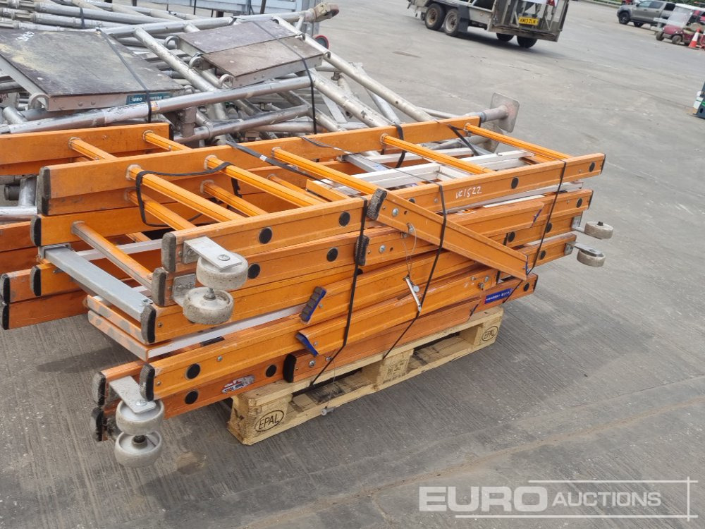 İnşaat ekipmanı Bundle of Folding Aluminium Scaffolding (5 of), Bundle of Folding Fiberglass Scaffolding, Bundle of Aluminium Scaffolding (3 of), Aluminium Staging Boards (3 of): fotoğraf 21