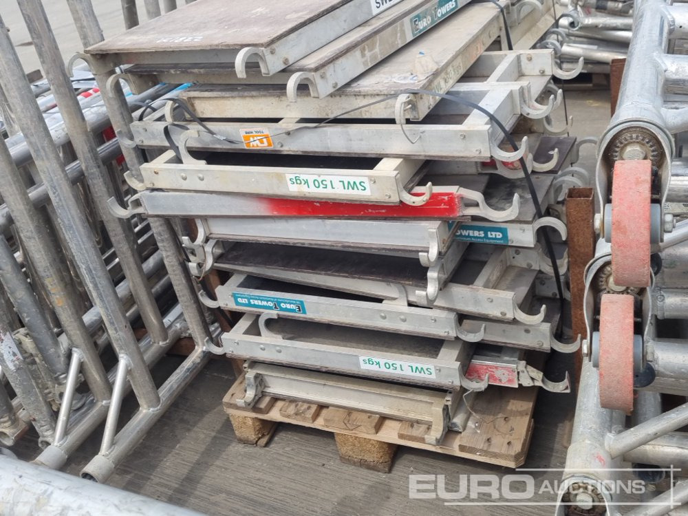 İnşaat ekipmanı Bundle of Folding Aluminium Scaffolding (5 of), Bundle of Folding Fiberglass Scaffolding, Bundle of Aluminium Scaffolding (3 of), Aluminium Staging Boards (3 of): fotoğraf 25