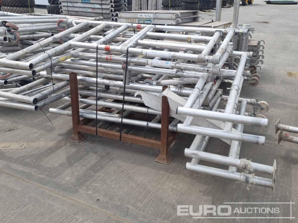 İnşaat ekipmanı Bundle of Folding Aluminium Scaffolding (5 of), Bundle of Folding Fiberglass Scaffolding, Bundle of Aluminium Scaffolding (3 of), Aluminium Staging Boards (3 of): fotoğraf 22