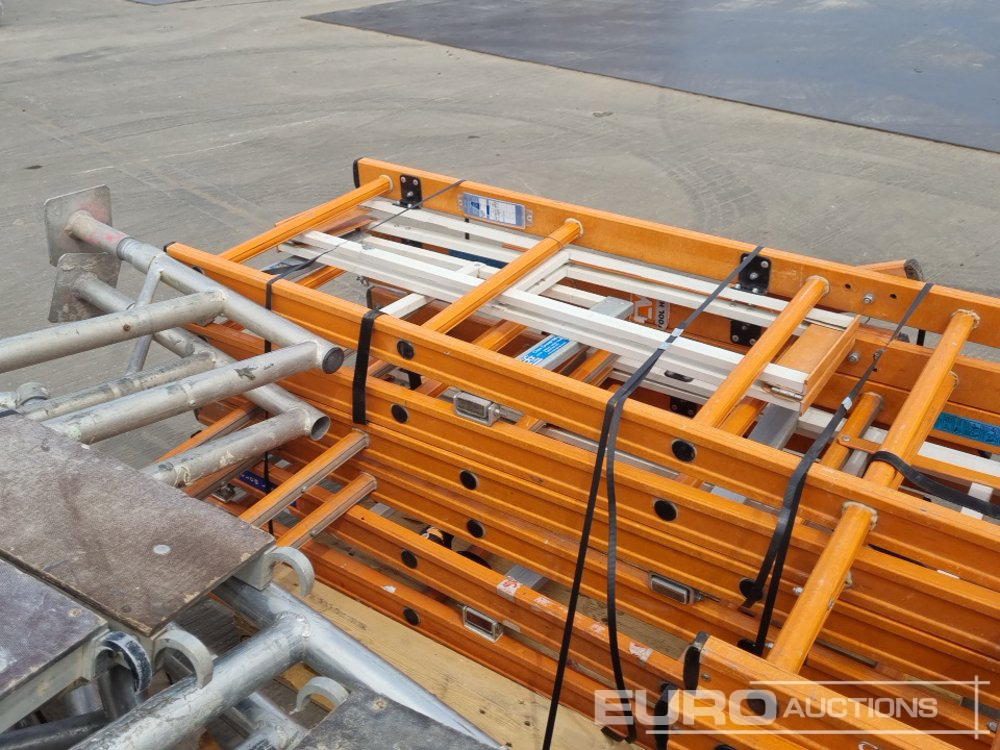 İnşaat ekipmanı Bundle of Folding Aluminium Scaffolding (5 of), Bundle of Folding Fiberglass Scaffolding, Bundle of Aluminium Scaffolding (3 of), Aluminium Staging Boards (3 of): fotoğraf 18