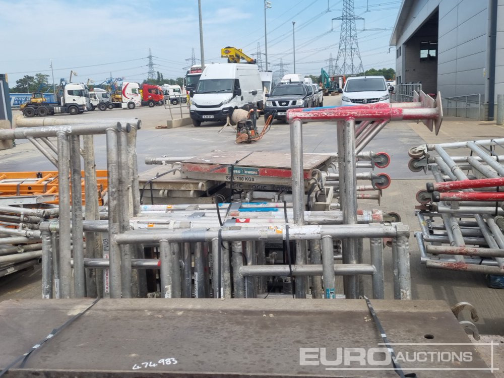 İnşaat ekipmanı Bundle of Folding Aluminium Scaffolding (5 of), Bundle of Folding Fiberglass Scaffolding, Bundle of Aluminium Scaffolding (3 of), Aluminium Staging Boards (3 of): fotoğraf 34
