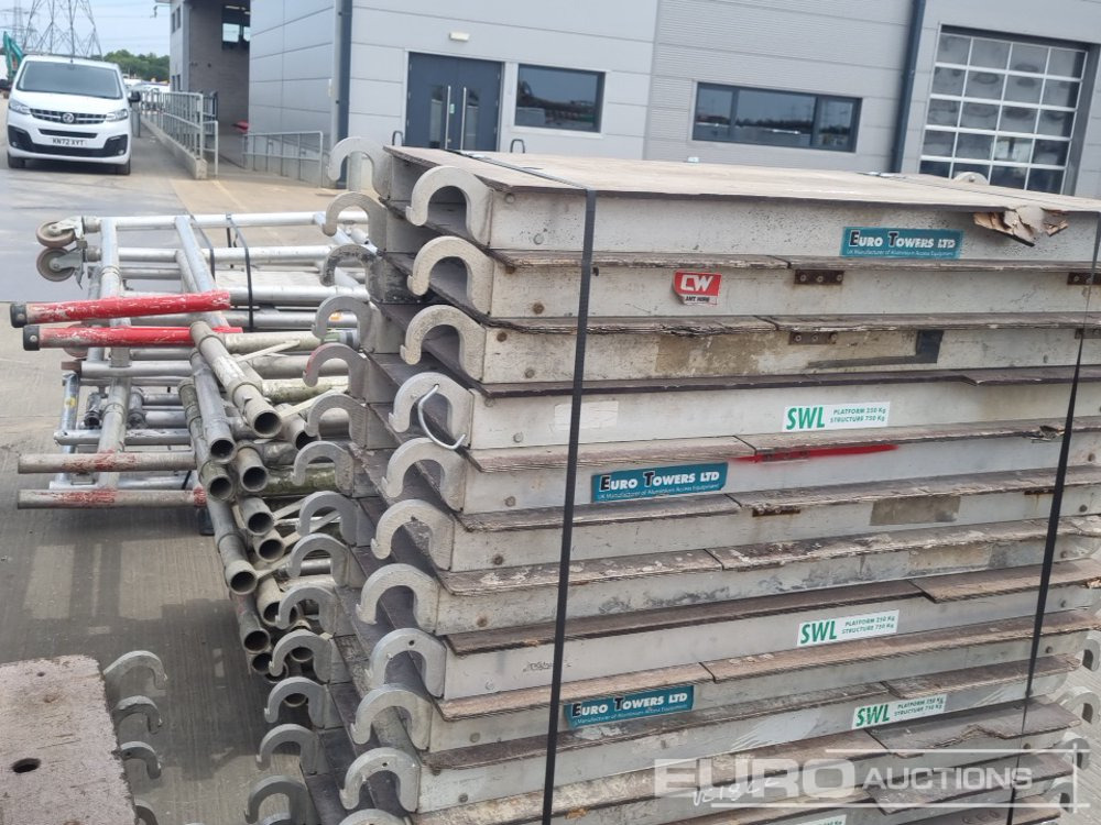 İnşaat ekipmanı Bundle of Folding Aluminium Scaffolding (5 of), Bundle of Folding Fiberglass Scaffolding, Bundle of Aluminium Scaffolding (3 of), Aluminium Staging Boards (3 of): fotoğraf 32