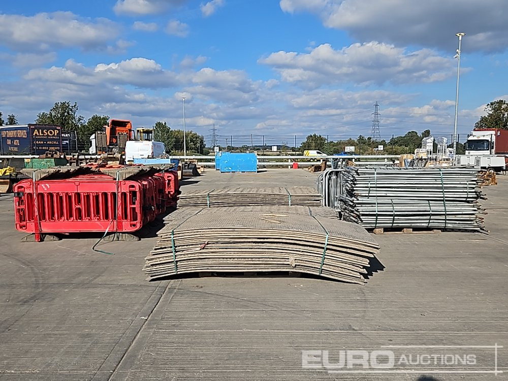 Bundle of Rubber Mats (3 of), Metal Pedestrian Fencing (2 of), Plastic Pedestrian Fencing (4 of) - İnşaat ekipmanı: fotoğraf 5 Bundle of Rubber Mats (3 of), Metal Pedestrian Fencing (2 of), Plastic Pedestrian Fencing (4 of) - İnşaat ekipmanı: fotoğraf 5