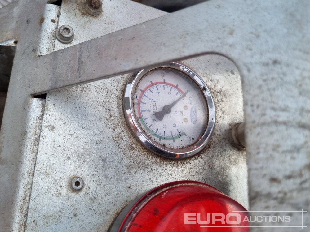 Asfalt döşeme aracı Husqvarna Walk Behind Petrol Floor Saw, Probst Vacuum Lift & Manhole Cover Lifter (2 of): fotoğraf 17