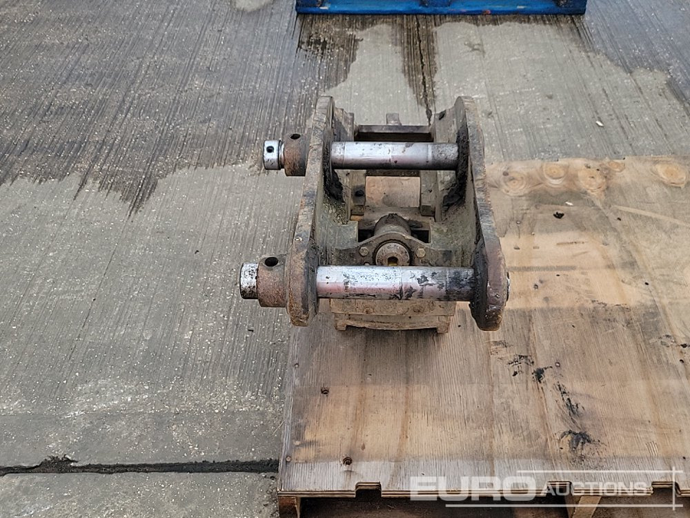 Hydraulic Double Lock Quick Hitch 45mm Pin to suit 4-6 Ton Excavator - Çabuk bağlantı: fotoğraf 4 Hydraulic Double Lock Quick Hitch 45mm Pin to suit 4-6 Ton Excavator - Çabuk bağlantı: fotoğraf 4
