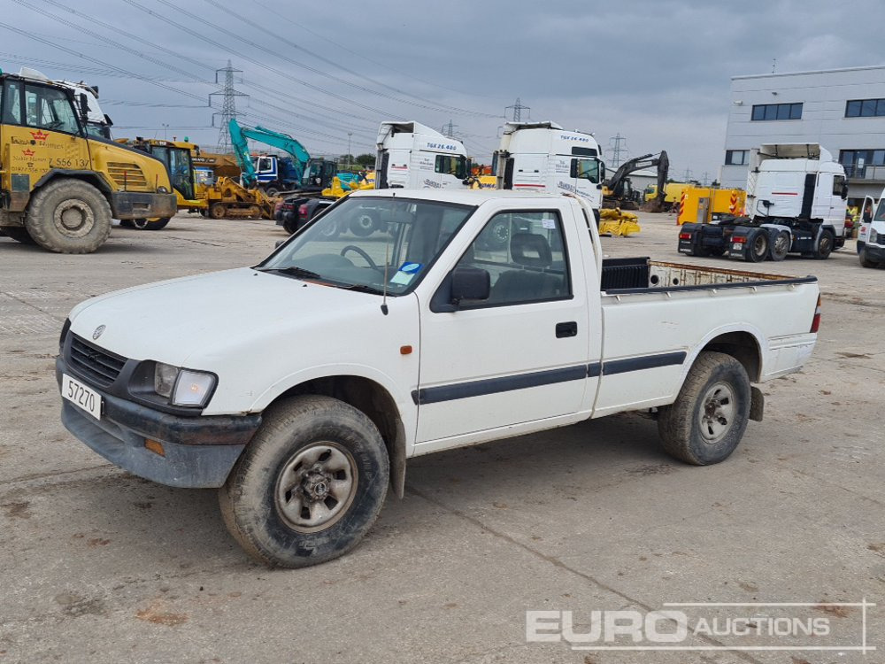 Isuzu 4WD 5 Speed Pickup (No Clutch, Sell By Pictures) (UK Reg. Docs. are NOT Available) (PLUS VAT) - Pikap: fotoğraf 1 Isuzu 4WD 5 Speed Pickup (No Clutch, Sell By Pictures) (UK Reg. Docs. are NOT Available) (PLUS VAT) - Pikap: fotoğraf 1