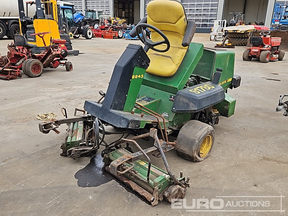 John Deere 2243 - Çim biçme makinesi: fotoğraf 1 John Deere 2243 - Çim biçme makinesi: fotoğraf 1