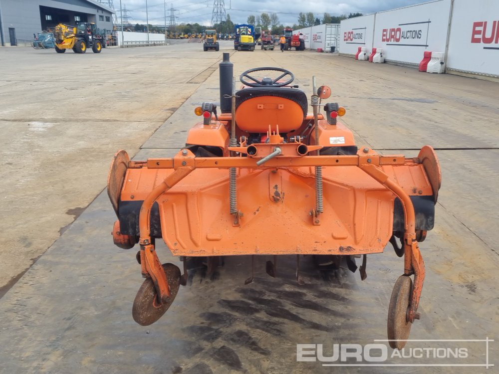 Kubota B1502 - Küçük traktör: fotoğraf 4 Kubota B1502 - Küçük traktör: fotoğraf 4