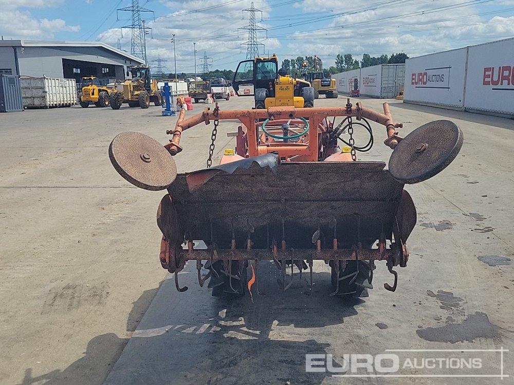 Kubota L1500 - Küçük traktör: fotoğraf 4 Kubota L1500 - Küçük traktör: fotoğraf 4