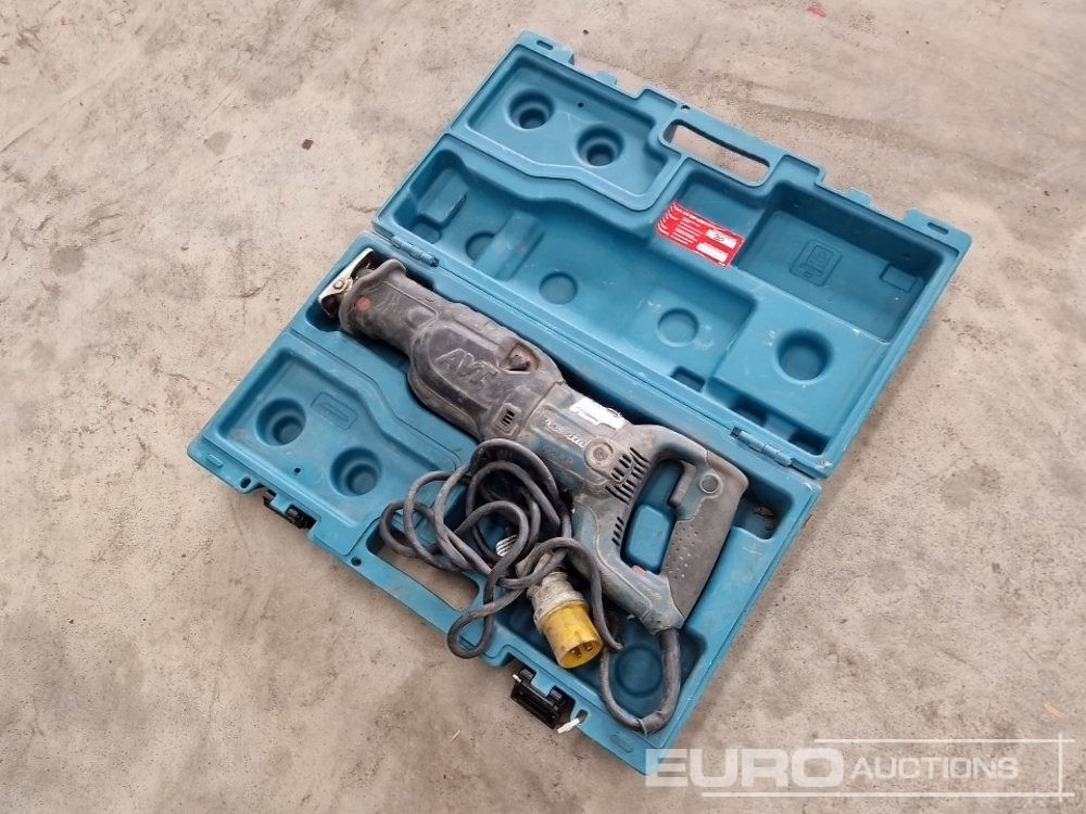 Makita HR3070C 110 Volt Recip Saw - İnşaat ekipmanı: fotoğraf 1 Makita HR3070C 110 Volt Recip Saw - İnşaat ekipmanı: fotoğraf 1