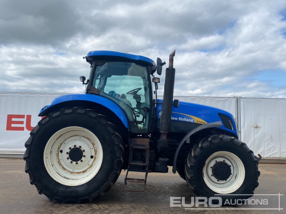 Traktör New Holland T7050: fotoğraf 11