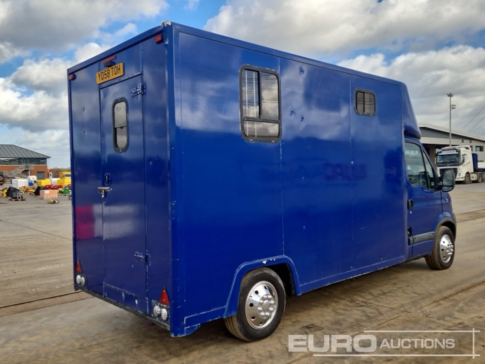 Nissan Interstar - Kapalı kasa kamyonet: fotoğraf 5 Nissan Interstar - Kapalı kasa kamyonet: fotoğraf 5