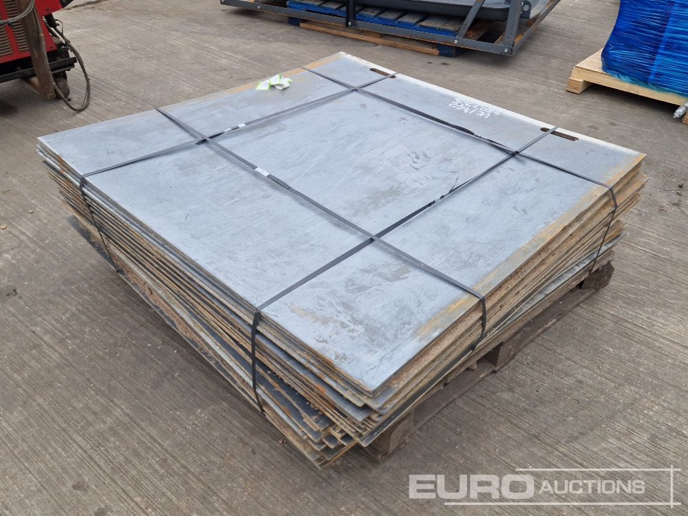 Pallet of 4' x 4' Plastic Plates - İnşaat ekipmanı: fotoğraf 3 Pallet of 4' x 4' Plastic Plates - İnşaat ekipmanı: fotoğraf 3