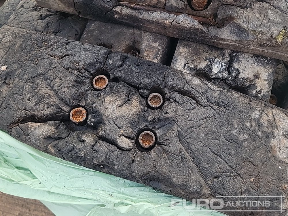 Pallet of 500mm Rubber Block Pads to suit Excavator - Paletler - İş makinaları: fotoğraf 5 Pallet of 500mm Rubber Block Pads to suit Excavator - Paletler - İş makinaları: fotoğraf 5