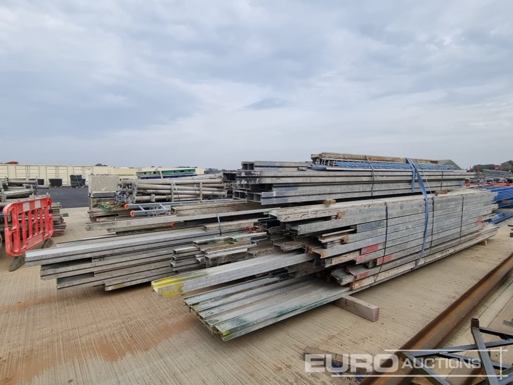 Peri Trio 3.3m x 0.9m Panel, 2.7m x 0.7m Panel, 1.2m x 0.7m Panel, 1.2m x 0.6m Panel, Bundle of 225mm Twin Web Beams (2 of), Bundle of 150mm Twin Web Beams (4 of), Adjustable Acrow Prop (5 of) - İnşaat ekipmanı: fotoğraf 3 Peri Trio 3.3m x 0.9m Panel, 2.7m x 0.7m Panel, 1.2m x 0.7m Panel, 1.2m x 0.6m Panel, Bundle of 225mm Twin Web Beams (2 of), Bundle of 150mm Twin Web Beams (4 of), Adjustable Acrow Prop (5 of) - İnşaat ekipmanı: fotoğraf 3