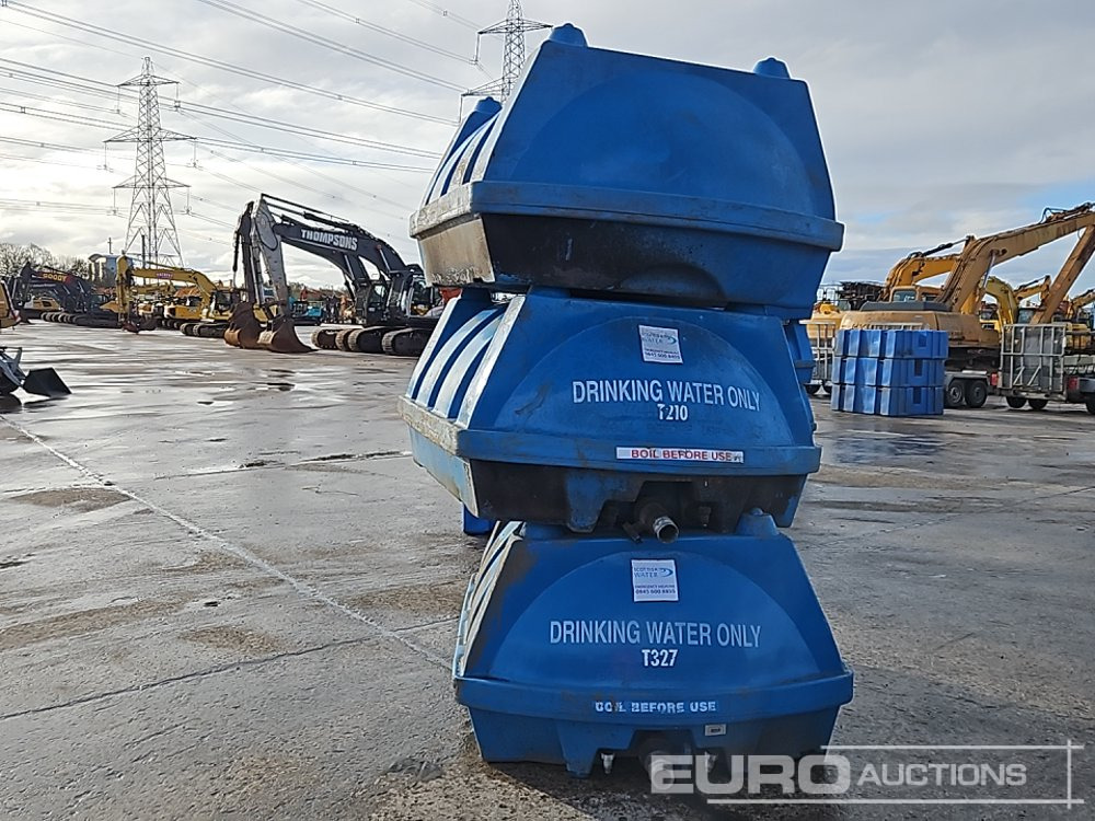 Plastic Water Bowser (3 of) - Depolama tankı: fotoğraf 4 Plastic Water Bowser (3 of) - Depolama tankı: fotoğraf 4