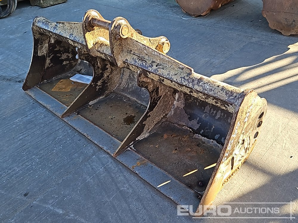 Rhinox 60" Ditching Bucket 45mm Pin to suit 4-6 Ton Excavator - Kova: fotoğraf 1 Rhinox 60" Ditching Bucket 45mm Pin to suit 4-6 Ton Excavator - Kova: fotoğraf 1