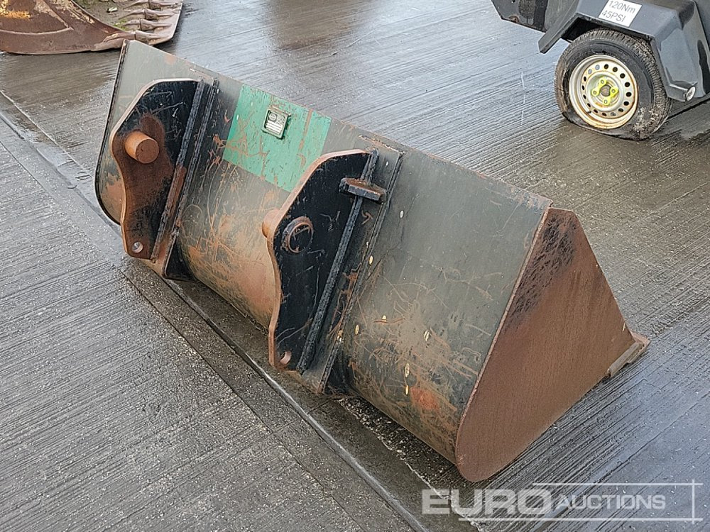Strickland 72" Loading Bucket to suit Telehandler - Kova: fotoğraf 5 Strickland 72" Loading Bucket to suit Telehandler - Kova: fotoğraf 5