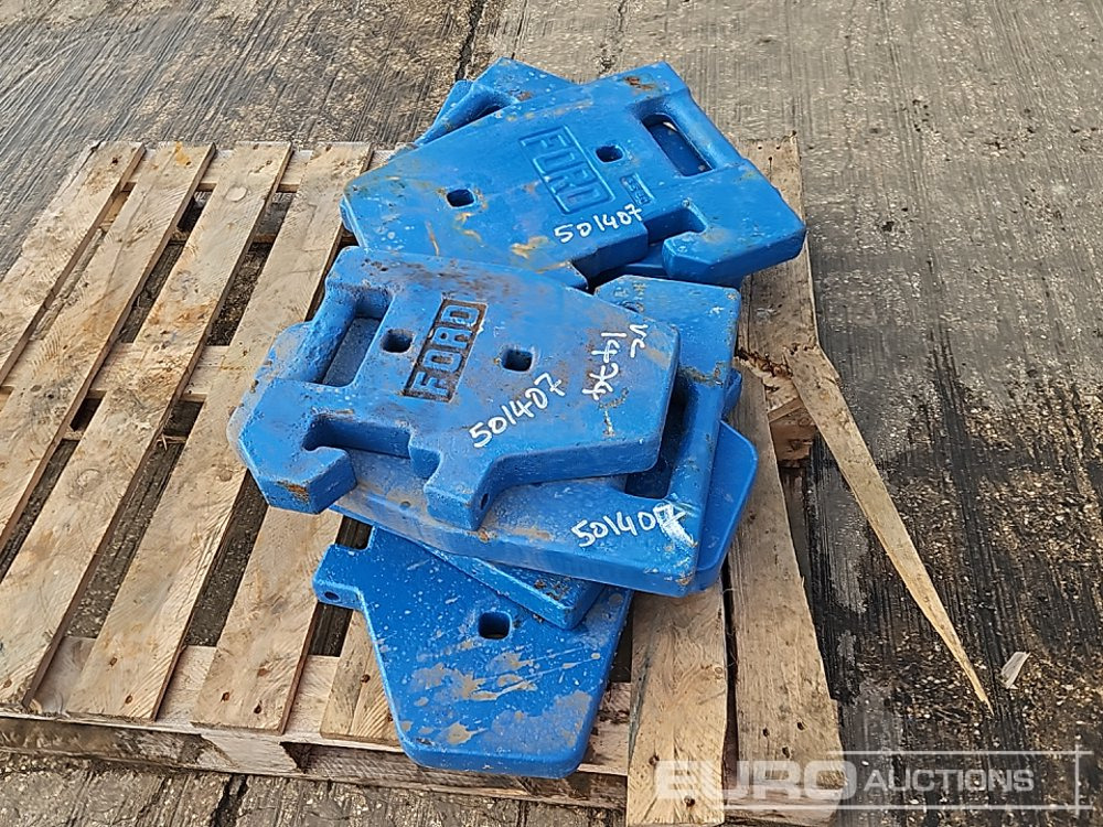 Pallet of Ford Tractor Weights - Tarım araçları: fotoğraf 2 Pallet of Ford Tractor Weights - Tarım araçları: fotoğraf 2