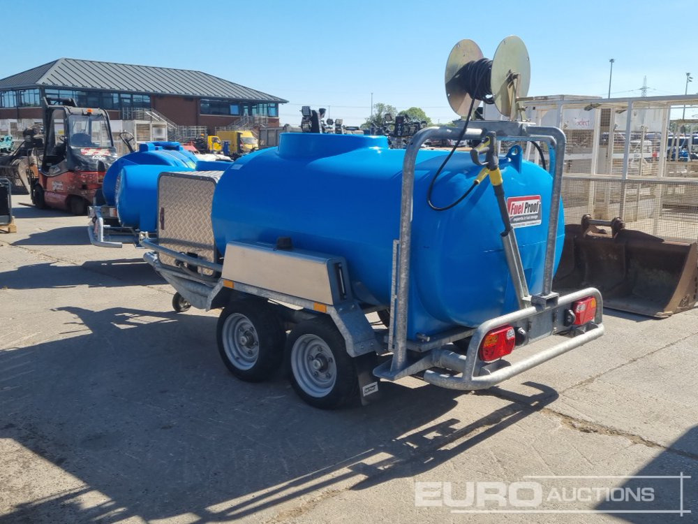 Unused Fuel Proof 2000 Litre Twin Axle Plastic Water Bowser, Karcher Petrol Hot Wash Pressure Washer, Honda Engine - Basınçlı yıkama makinesi: fotoğraf 3 Unused Fuel Proof 2000 Litre Twin Axle Plastic Water Bowser, Karcher Petrol Hot Wash Pressure Washer, Honda Engine - Basınçlı yıkama makinesi: fotoğraf 3