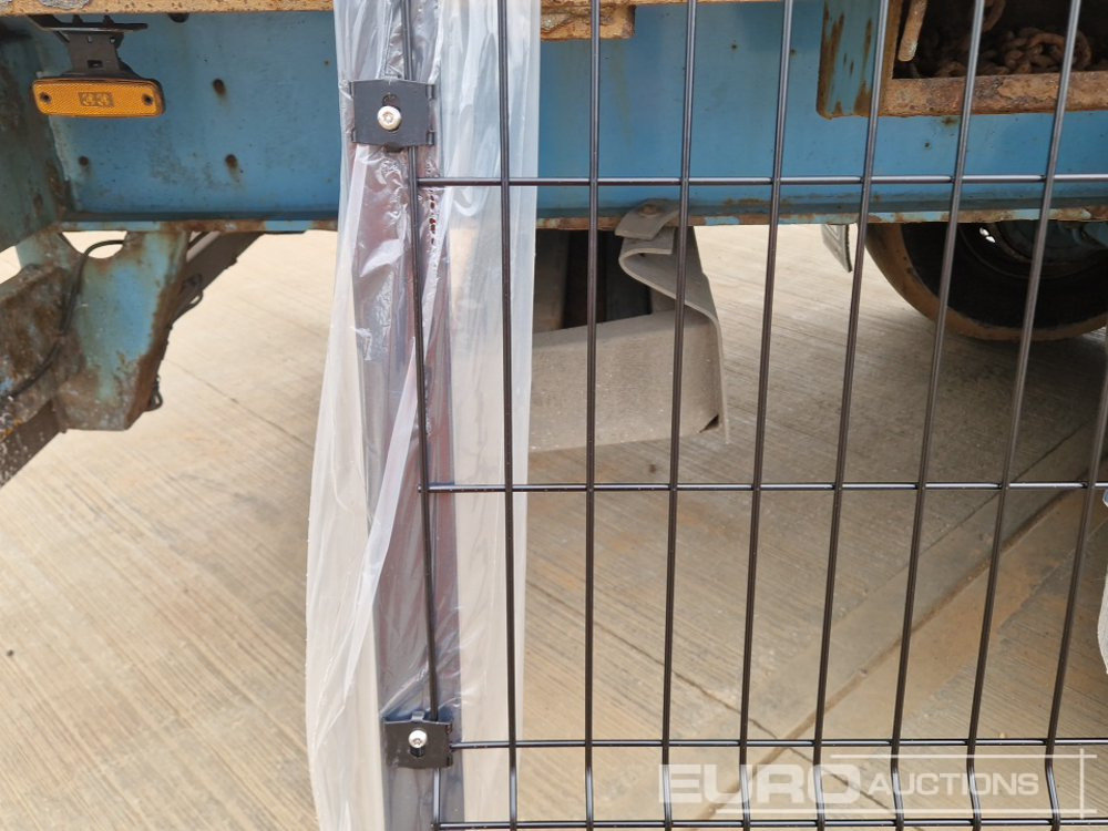 İnşaat ekipmanı Unused Galvanised & Powder Coated Heavy Duty (5mm) Wire Mesh Fencing, 25 x H2.4m x W2.2m Panels, 26 x 60mm x 60mm x3m Posts, with Fittings (Black): fotoğraf 22