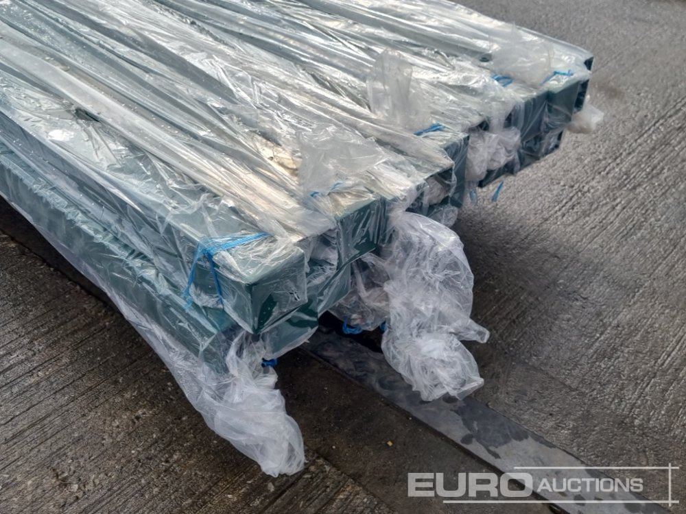 İnşaat ekipmanı Unused Galvanised & Powder Coated Heavy Duty (5mm) Wire Mesh Fencing, 25 x H2.4m x W2.2m Panels, 26 x 60mm x 60mm x3m Posts, with Fittings (Green): fotoğraf 11