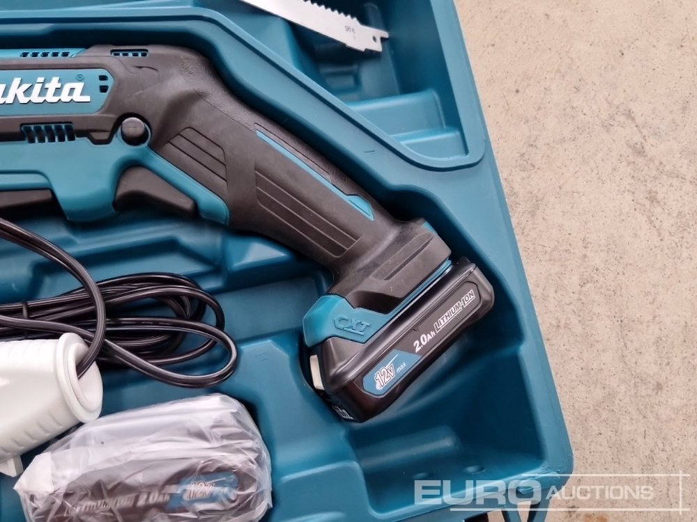 İnşaat ekipmanı Unused Makita 12V Recipricating Saw, 2 Batteries, 110v Charger, Case: fotoğraf 8