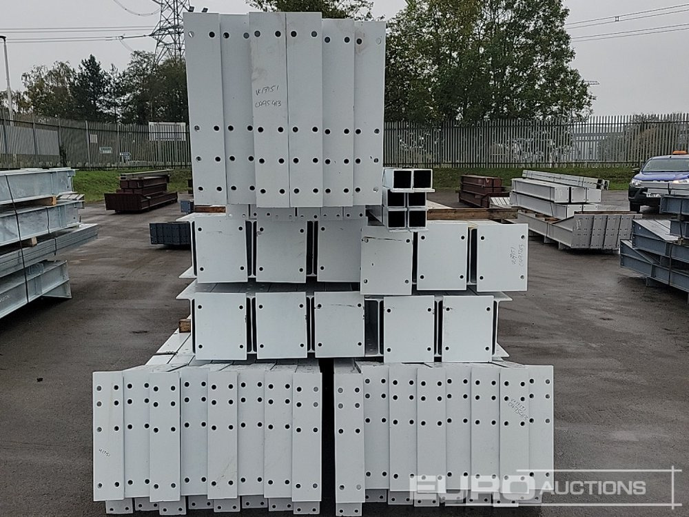 Unused Steel Frame Building 200’x60’x20’. 10no 20’ Bays.12.5° Roof Pitch. Purlin Cleats Spaced To Accept Fibre Cement or Steel Roof Sheets 22no Columns 356x171x45kg 22no Rafters 356x127x33kg 4no Roof - Konut konteyneri: fotoğraf 4 Unused Steel Frame Building 200’x60’x20’. 10no 20’ Bays.12.5° Roof Pitch. Purlin Cleats Spaced To Accept Fibre Cement or Steel Roof Sheets 22no Columns 356x171x45kg 22no Rafters 356x127x33kg 4no Roof - Konut konteyneri: fotoğraf 4