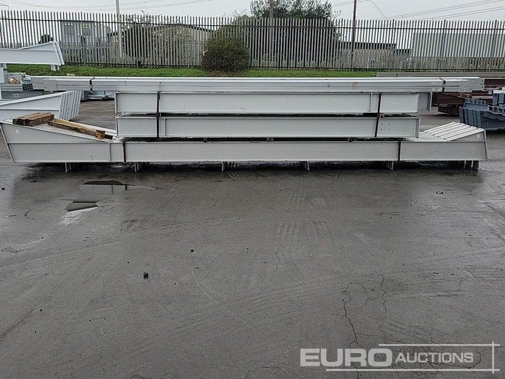 Unused Steel Frame Building 80’x50’x15’6”. 4no 20’ Bays. 12.5° Roof Pitch. Purlin Cleats Spaced To Accept Fibre Cement or Steel Roof Sheets 10no Columns 305x165x40kg 10no Rafters 305x102x28kg 4no Roof - Konut konteyneri: fotoğraf 2 Unused Steel Frame Building 80’x50’x15’6”. 4no 20’ Bays. 12.5° Roof Pitch. Purlin Cleats Spaced To Accept Fibre Cement or Steel Roof Sheets 10no Columns 305x165x40kg 10no Rafters 305x102x28kg 4no Roof - Konut konteyneri: fotoğraf 2