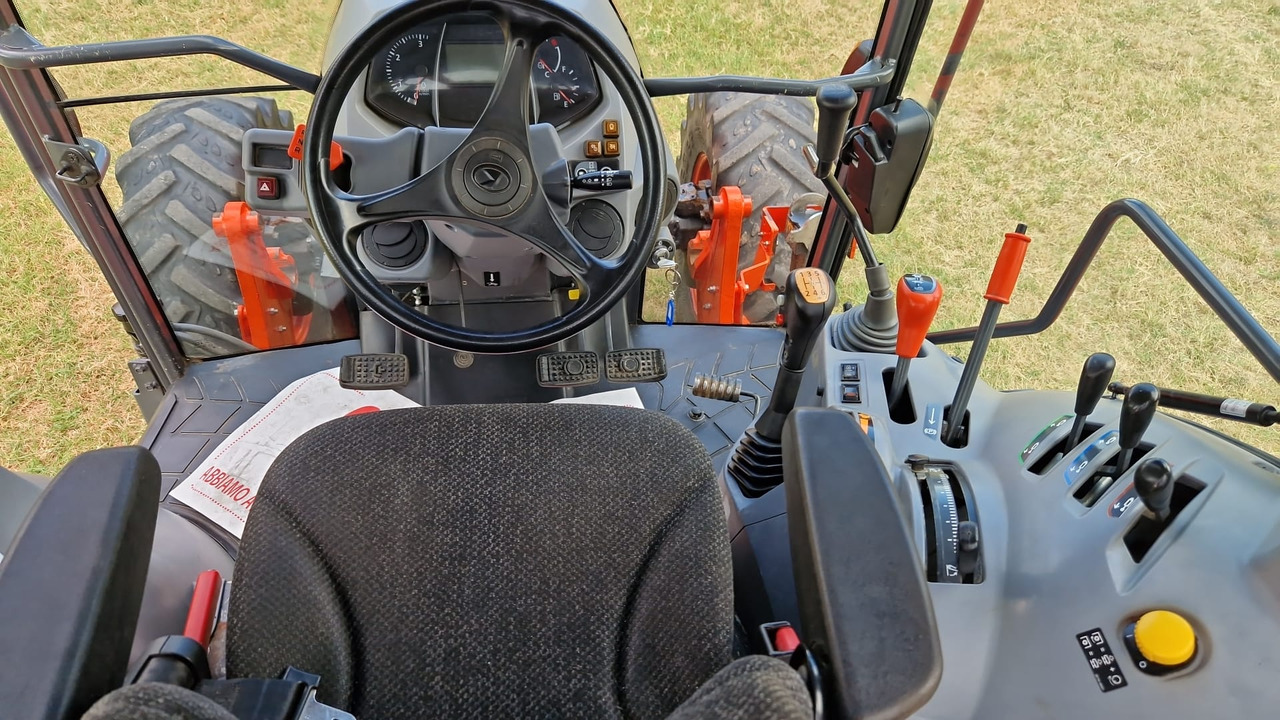 Traktör Trattore usato Kubota M4072: fotoğraf 6