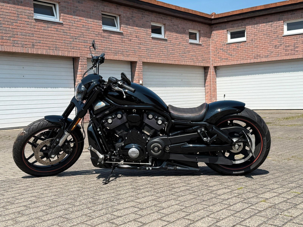 Harley-Davidson Night Rod - Motosiklet: fotoğraf 1 Harley-Davidson Night Rod - Motosiklet: fotoğraf 1